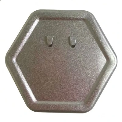 Vilken är den visuella effekten av en holografisk hexagonformad metallknapp med nål?